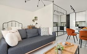 Luksusowe Studio W Lodzi Z Biurkiem, Balkonem I Klimatyzatorem By Renters Prestige