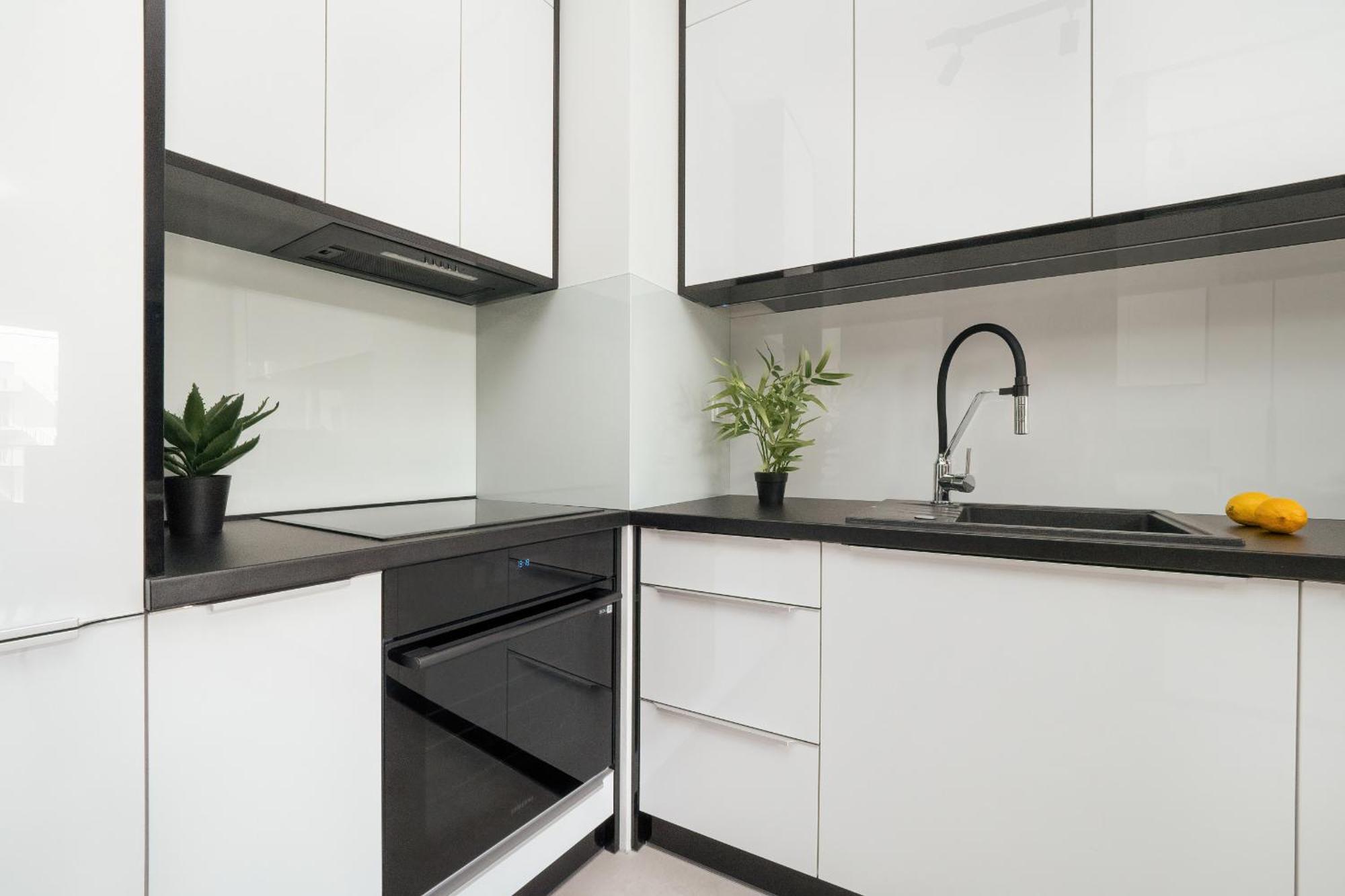 Luksusowe Studio W Lodzi Z Biurkiem, Balkonem I Klimatyzatorem By Renters Prestige Zewnętrze zdjęcie